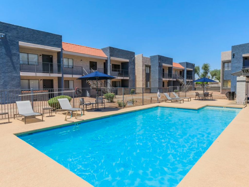 Rise Desert West pool and apartment building in Phoenix, Arizona